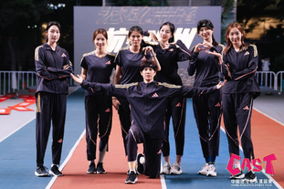 狼堡主帅：国家队回归球员都能上场比赛，对阵药厂是巨大挑战（沃尔夫斯堡主帅：国脚归队均可上阵，迎战勒沃库森是巨大考验）