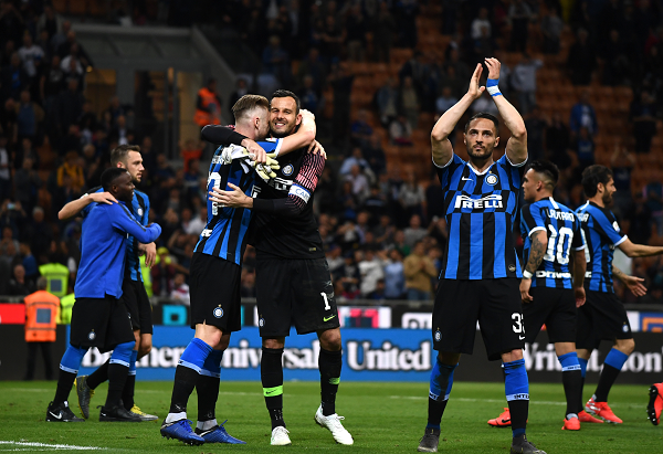 官方：法兰克福签下日本19岁后卫小杉启太，明年1月正式加盟（官宣：日本19岁后卫小杉启太签约法兰克福，明年1月入队）