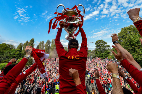 没射正，莱万是巴萨队史首位单赛季西甲两次罚点射偏的球员（莱万本季西甲两度点球射偏，成巴萨队史第一人）