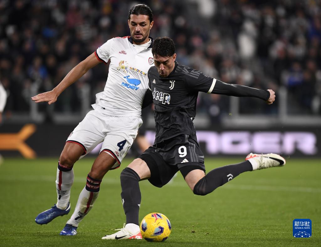 76场比赛10个帽子戏法，凯恩帽子戏法数来到德甲历史第五（凯恩76战收获10次帽子戏法，升至德甲历史帽子戏法榜第5）