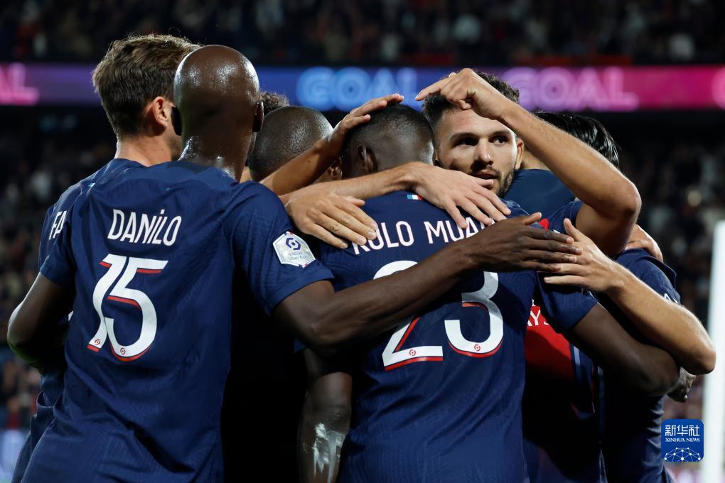 快船惨遭18分逆转！登卡空砍54分 近19战16败跌至西部倒数第二（快船遭18分大逆转！登卡轰54分仍无力回天 近19战16负跌至西部倒数第二）