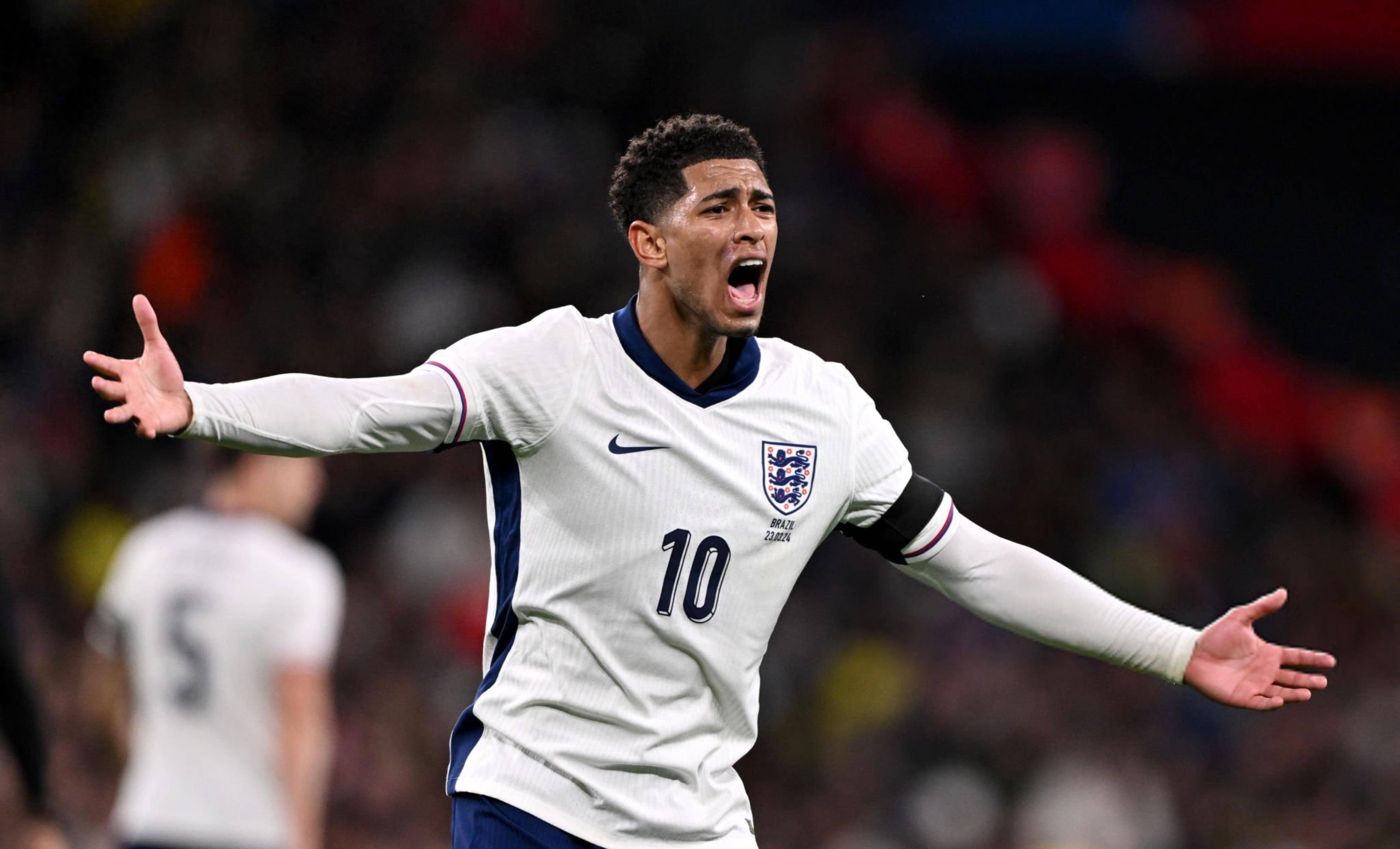 德转统计五大联赛最年长戴帽前10：莱万第8，C罗两度上榜（德转公布五大联赛最年长帽子戏法前十：莱万第八，C罗两次入榜）